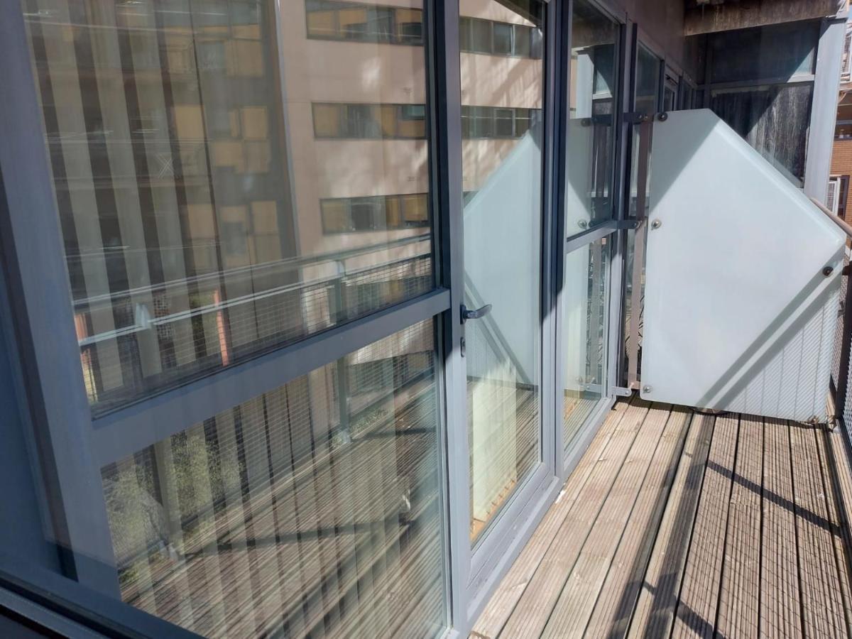 City 2 Bed, 2 Bath, Free Parking & Wifi Sheffield Exterior photo